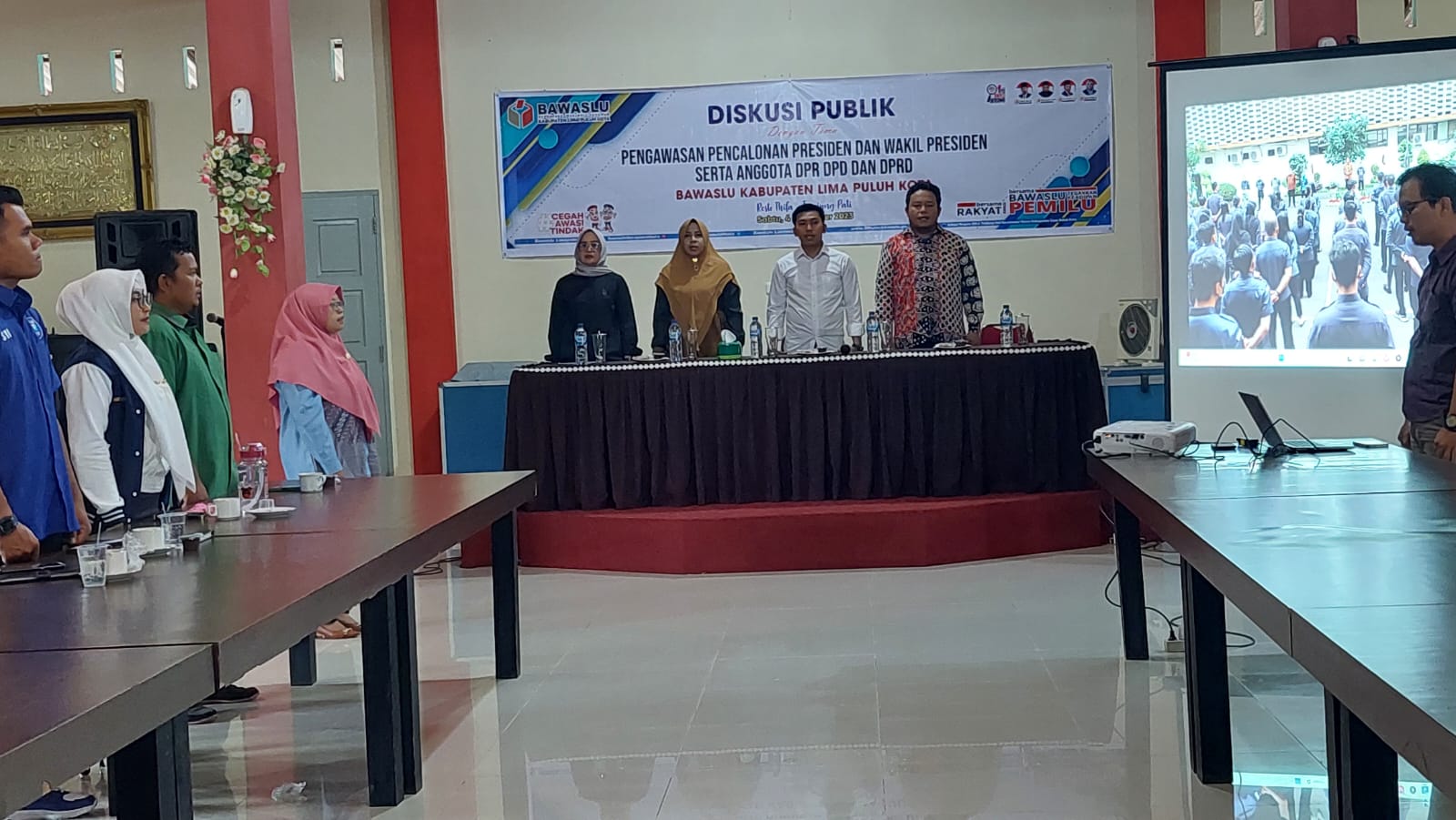 Bawaslu Kabupaten Limapuluh Kota menggelar diskusi publik, Sabtu (4/11/2023) di Resto Thifa Tanjung Pati, Kecamatan Harau. 